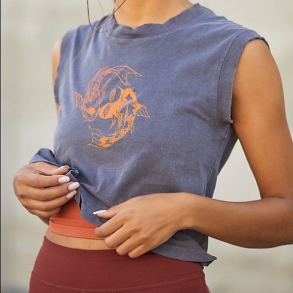 NWT Free People Don’t Be Koi Black & Orange Tee - Picture 3 of 15